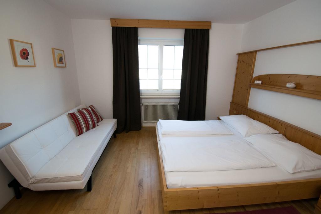 Pension St. Nikolaus Golling an der Salzach Pokoj fotografie